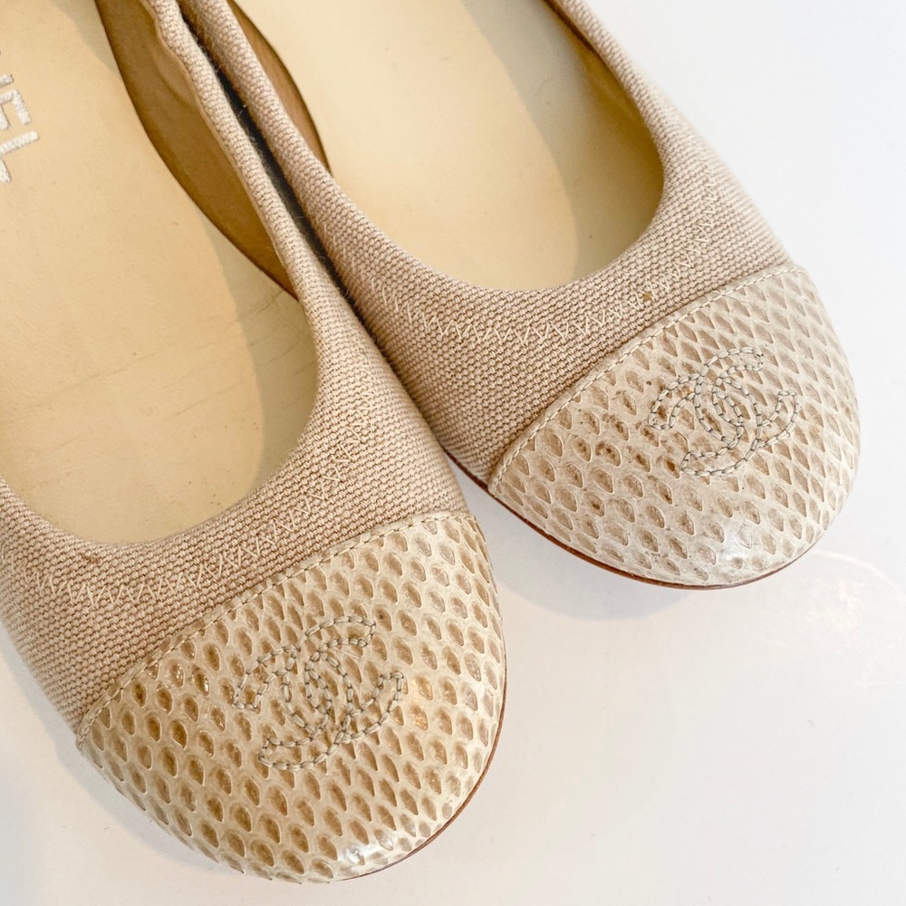 Authentic CHANEL Tan/Nude Ballet Flats - Picture 8 of 8